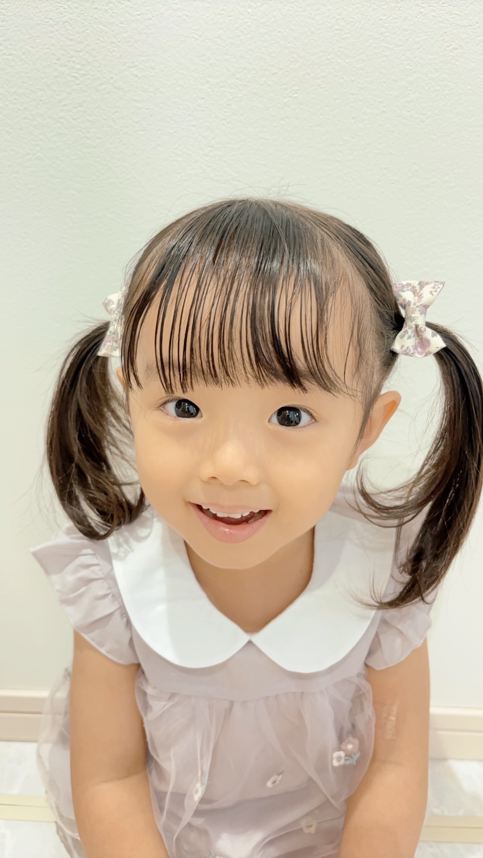リボンを身につけた女の子